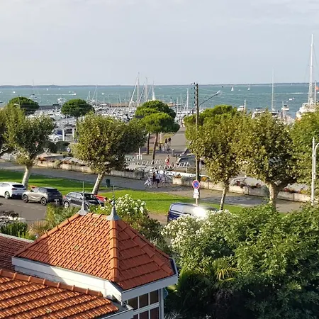 2 Bedroom Apartment, Beautiful View Apartment Arcachon